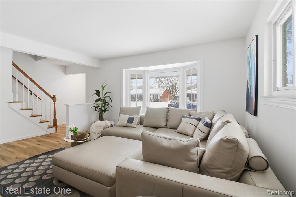 2811 Rhodes Drive Troy, MI 48083 - Photo 10 of 42 Gallery Image 10