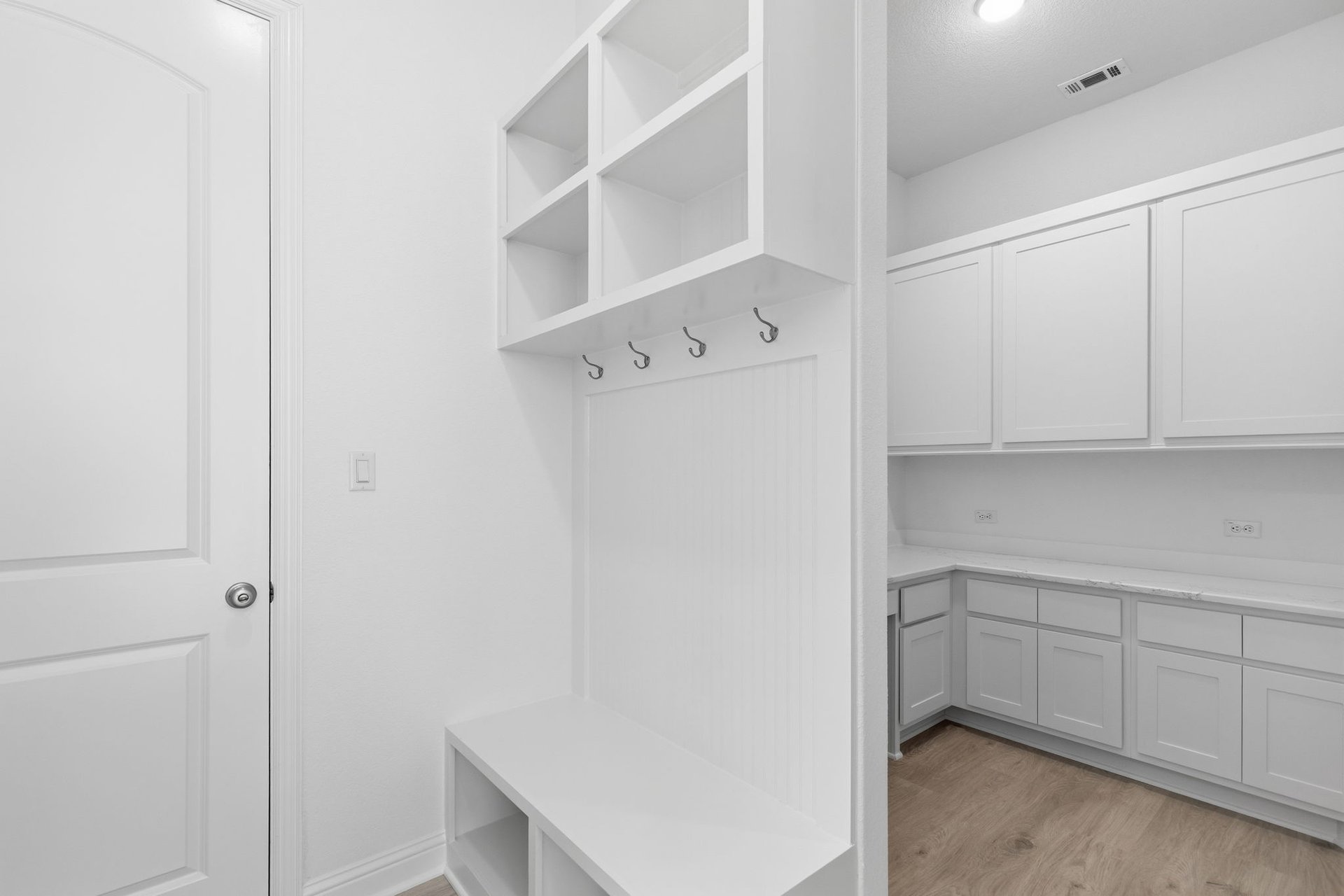 372 Wood Thrush Run Kyle, TX 78640 - Photo 28 of 38 Mud Room & Laundry