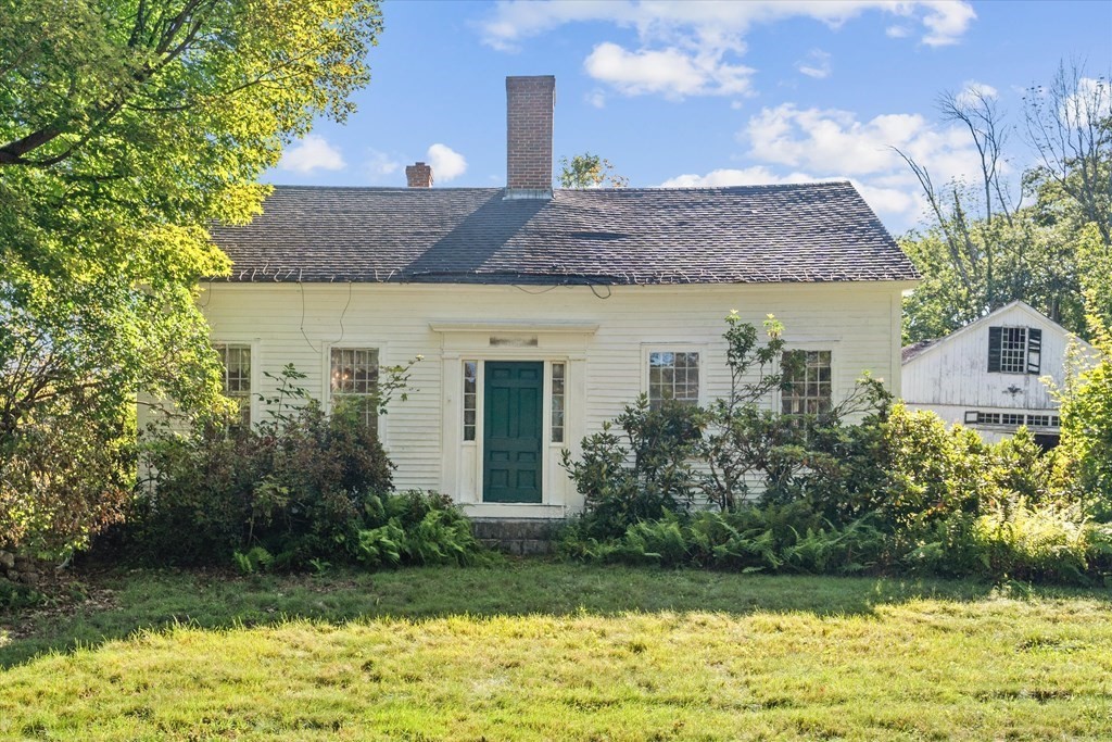 160 Hall Road Winchendon, MA 01475 - Photo 3 of 35 a front view of a house with a garden