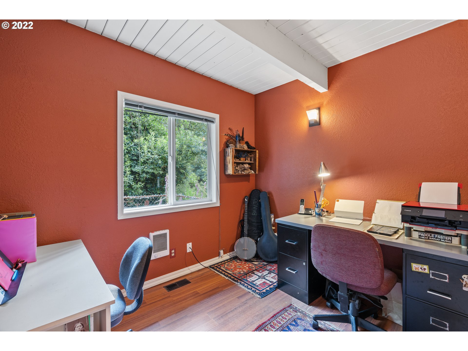 3201 Northwest 199th Street Ridgefield, WA 98642 - Photo 8 of 32 a workspace with furniture and window