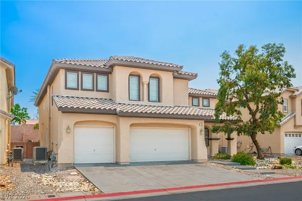 $699,999 | 738 Kew Gardens Drive, Las Vegas, NV 89178
