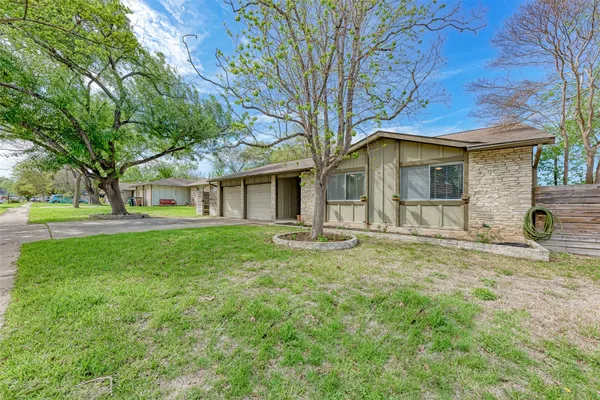 $2,300 | 2804 Sissinghurst Drive, Austin, TX 78745