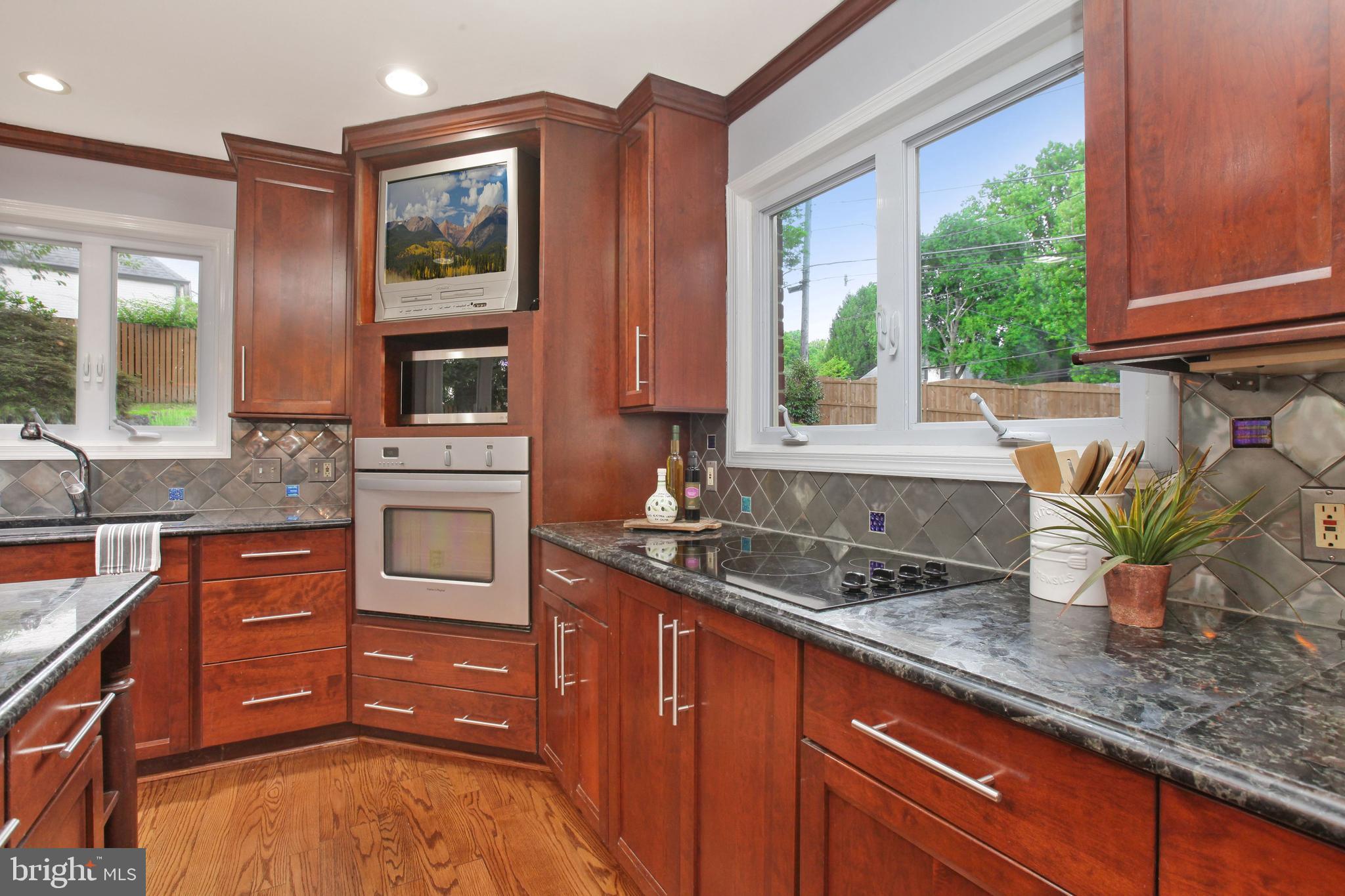 3908 Saul Road Kensington, MD 20895 - Photo 11 of 45