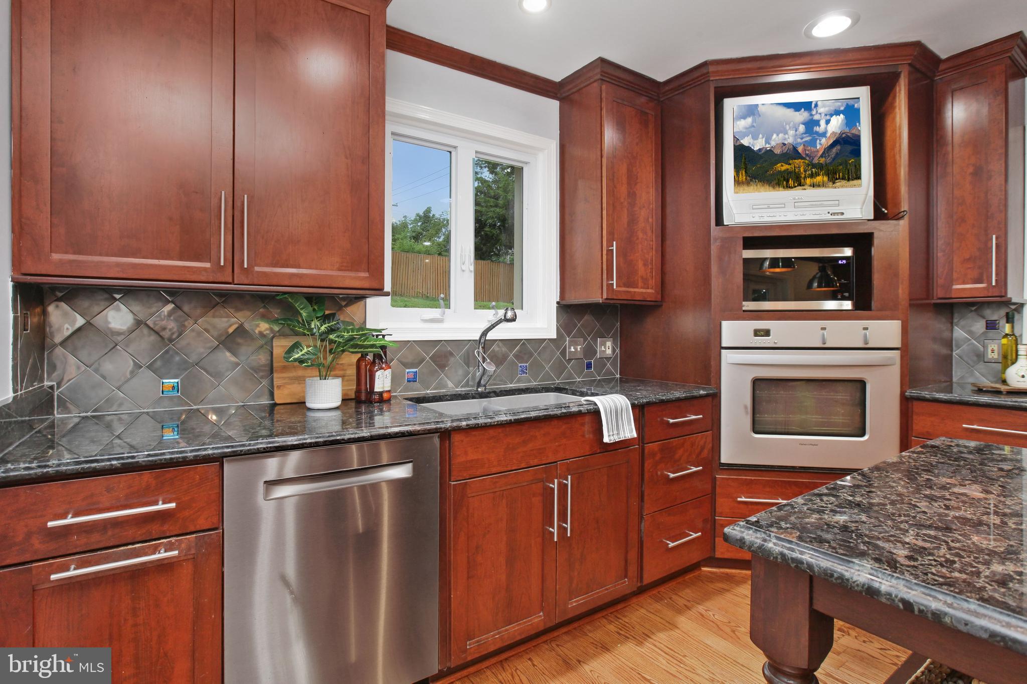 3908 Saul Road Kensington, MD 20895 - Photo 4 of 45