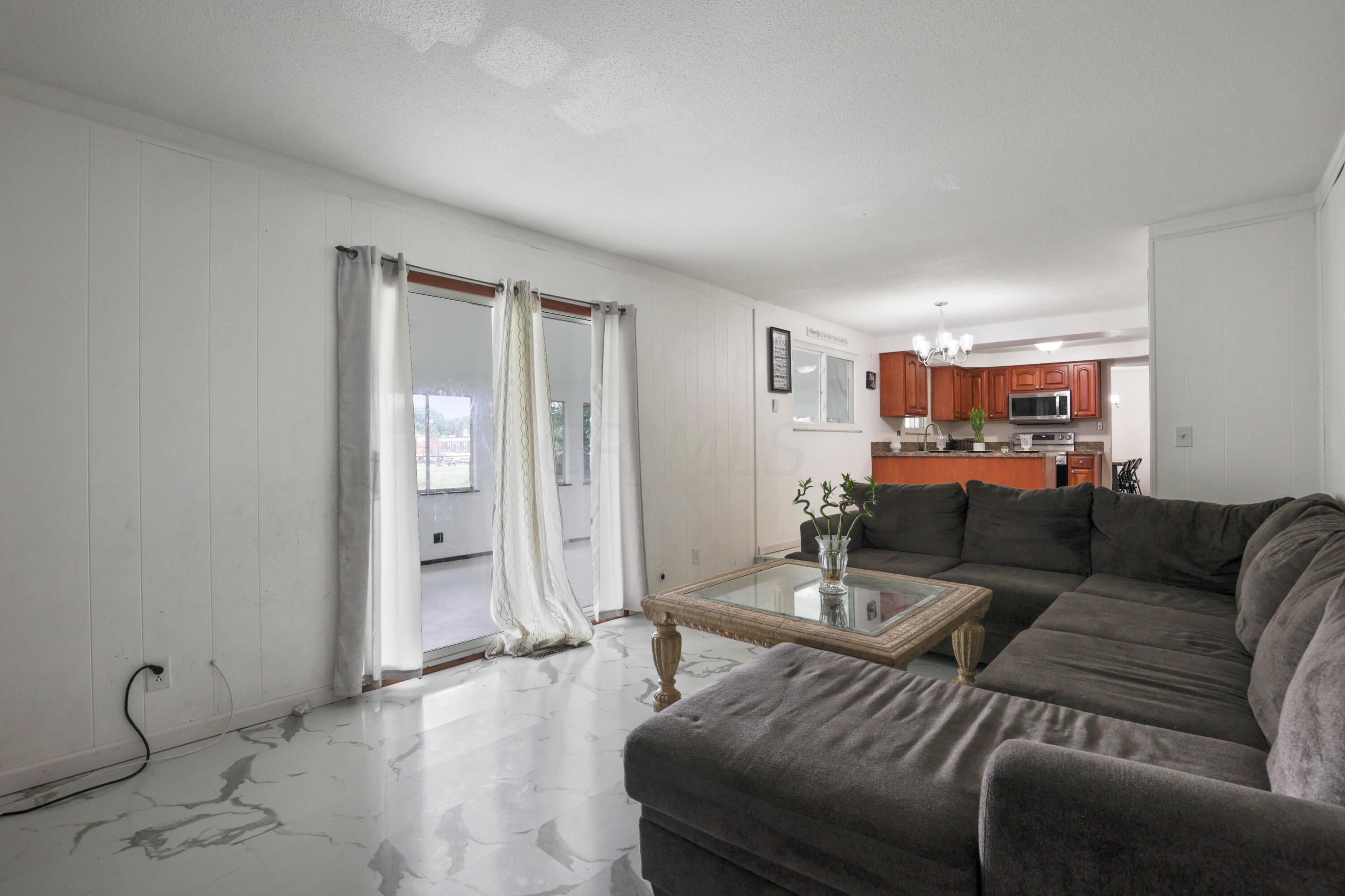 2182 Balmoral Road Columbus, OH 43229 - Photo 32 of 54 0N4A9948