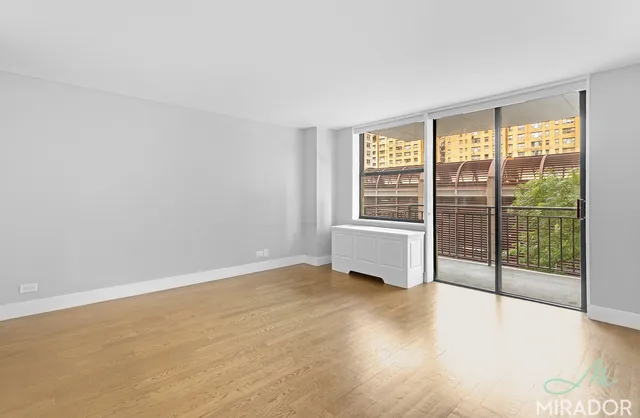 $4,350 | 330 East 39th Street, Unit 11G | Murray Hill