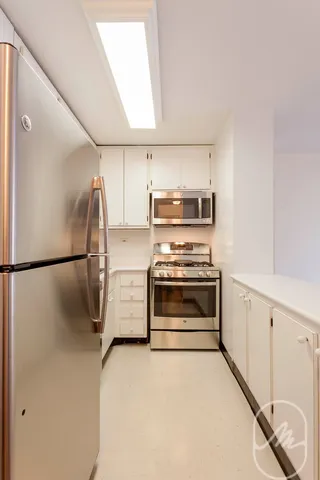 $4,350 | 330 East 39th Street, Unit 11G | Murray Hill
