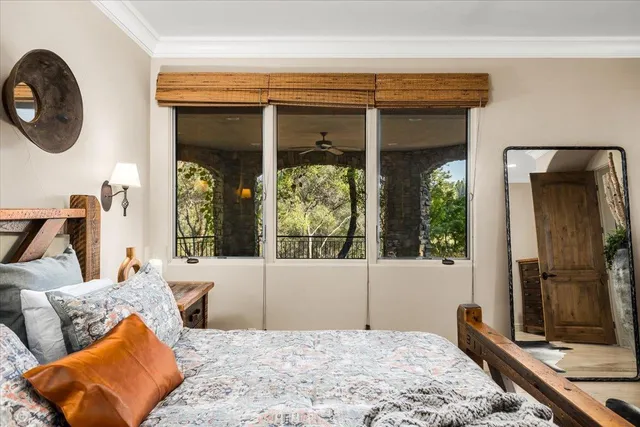 a picture of a bathroom