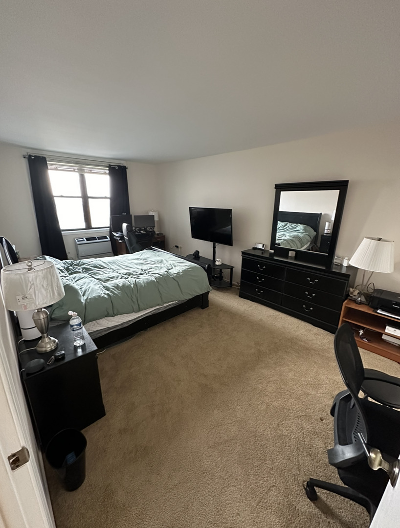 6325 North Sheridan Road, Unit 1008 Chicago, IL 60660 - Photo 12 of 17 Gallery Image 12