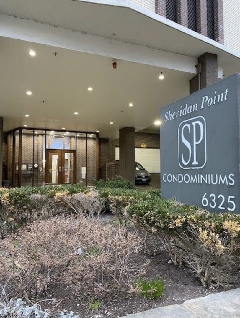6325 North Sheridan Road, Unit 1008 Chicago, IL 60660 - Photo 2 of 17 Gallery Image 2