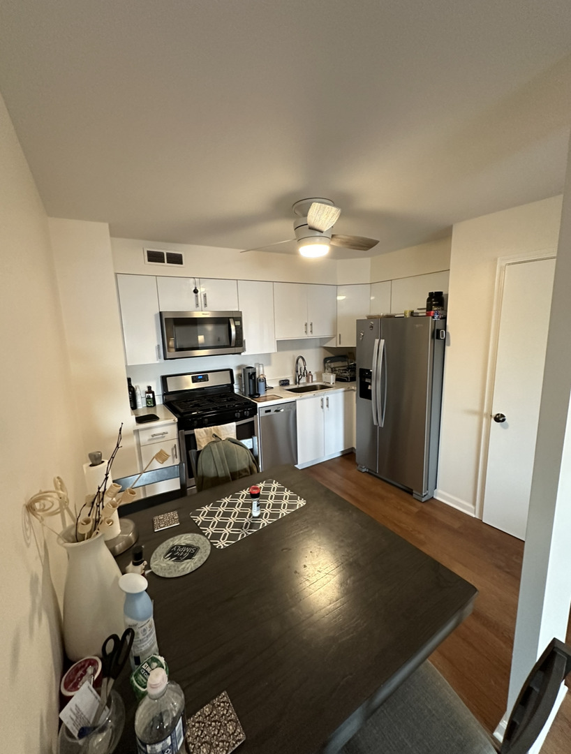 6325 North Sheridan Road, Unit 1008 Chicago, IL 60660 - Photo 9 of 17 Gallery Image 9