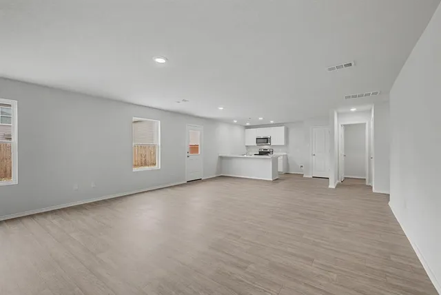 $2,150 | 213 Arbor Court, Granbury, TX 76048