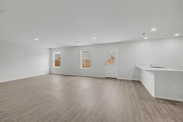 $2,150 | 213 Arbor Court, Granbury, TX 76048