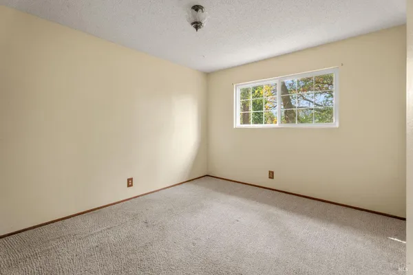$420,000 | 1242 Poplar Avenue, Willits, CA 95490