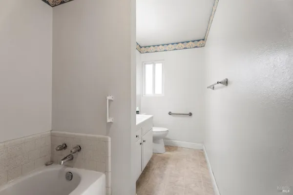 $420,000 | 1242 Poplar Avenue, Willits, CA 95490