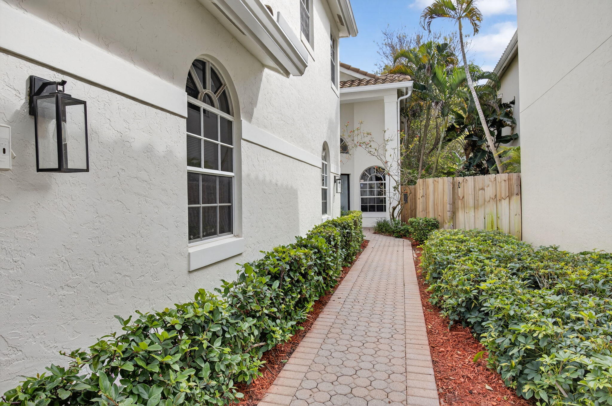 2464 Northwest 66th Drive Boca Raton, FL 33496 - Photo 4 of 72 3-web-or-mls-006_DSC_0215