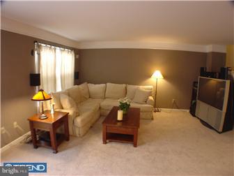 32 Deer Run Road Perkasie, PA 18944 - Photo 6 of 12 Living Room