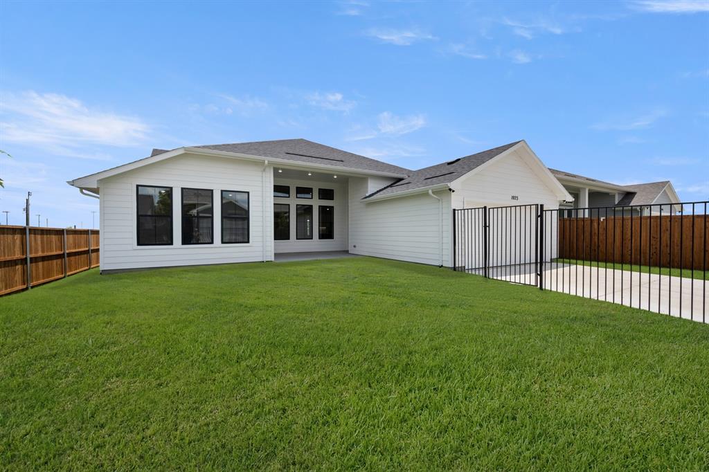 1023 Rylan Street Midlothian, TX 76065 - Photo 26 of 27 1023 Rylan- Back-1