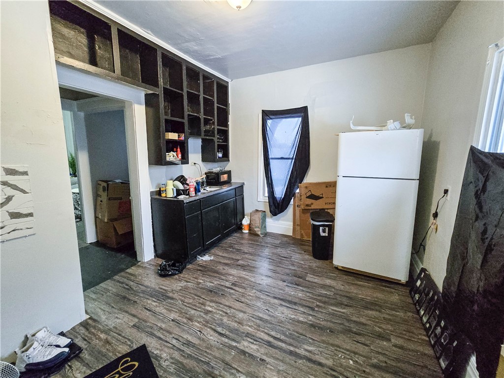 524 Dewey Avenue Rochester, NY 14613 - Photo 2 of 13