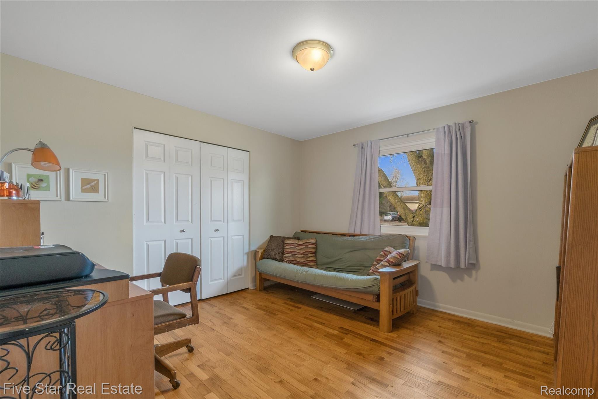 5500 North Henderson Road Davison, MI 48423 - Photo 20 of 48 19-5500-N-Henderson-Rd-WindowStill-Real-Estate-Photography-19.jpg
