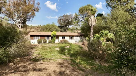 $999,000 | 916 Country Club Drive, Escondido, CA 92029