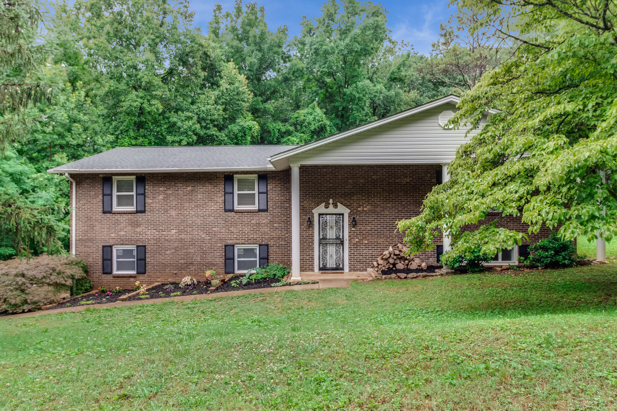 116 Ridge Lane Clinton, TN 37716 - Photo 1 of 26 img_1068