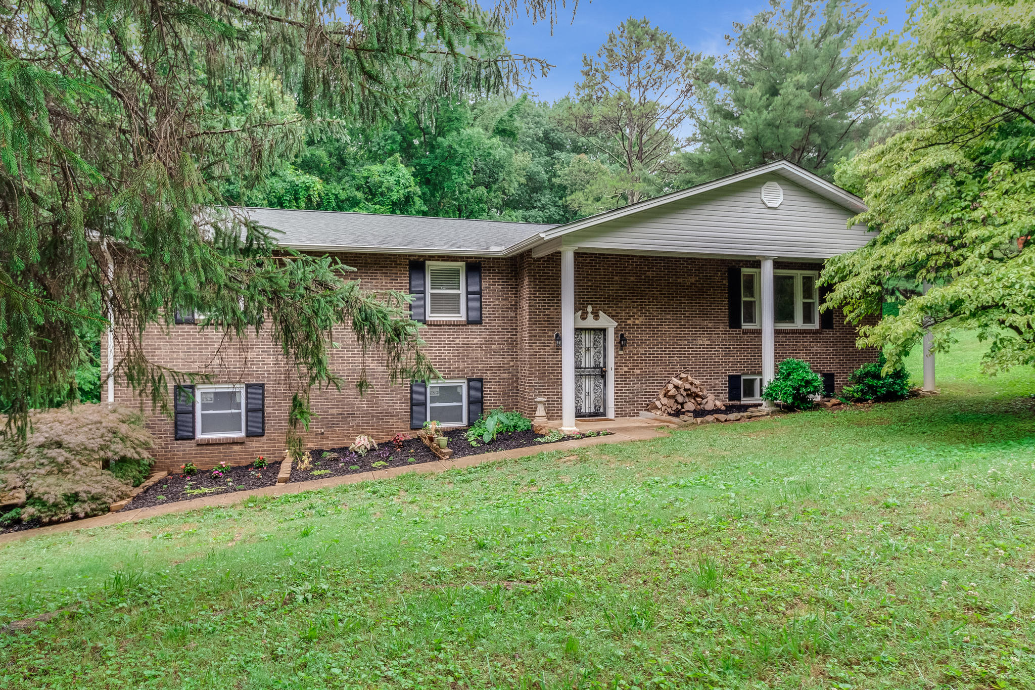 116 Ridge Lane Clinton, TN 37716 - Photo 2 of 26 img_1071