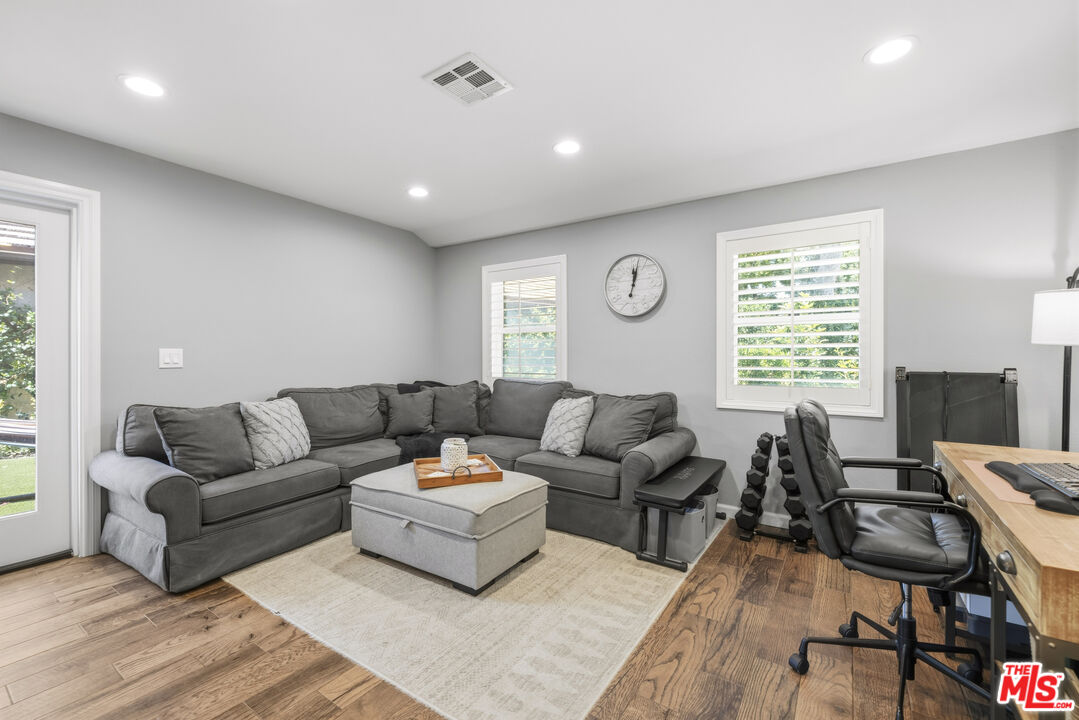 25601 Rancho Adobe Road Valencia, CA 91355 - Photo 26 of 49