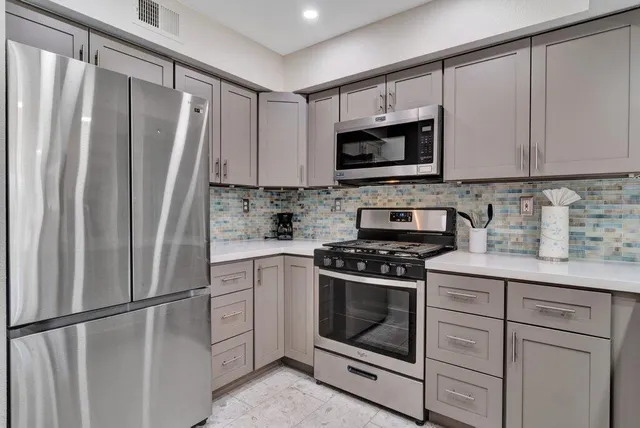 $425,000 | 1555 North Chaparral Road, Unit 207, Palm Springs, CA 92262