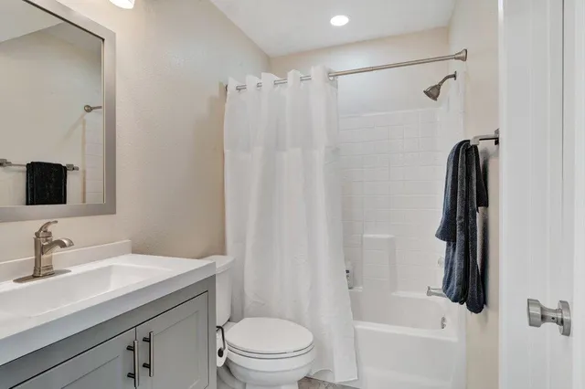 $425,000 | 1555 North Chaparral Road, Unit 207, Palm Springs, CA 92262