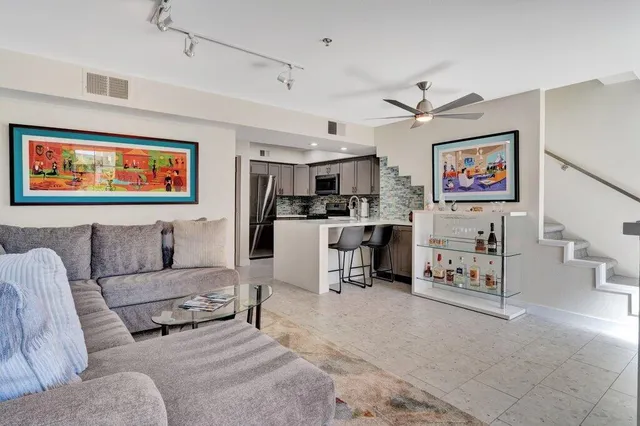 $425,000 | 1555 North Chaparral Road, Unit 207, Palm Springs, CA 92262