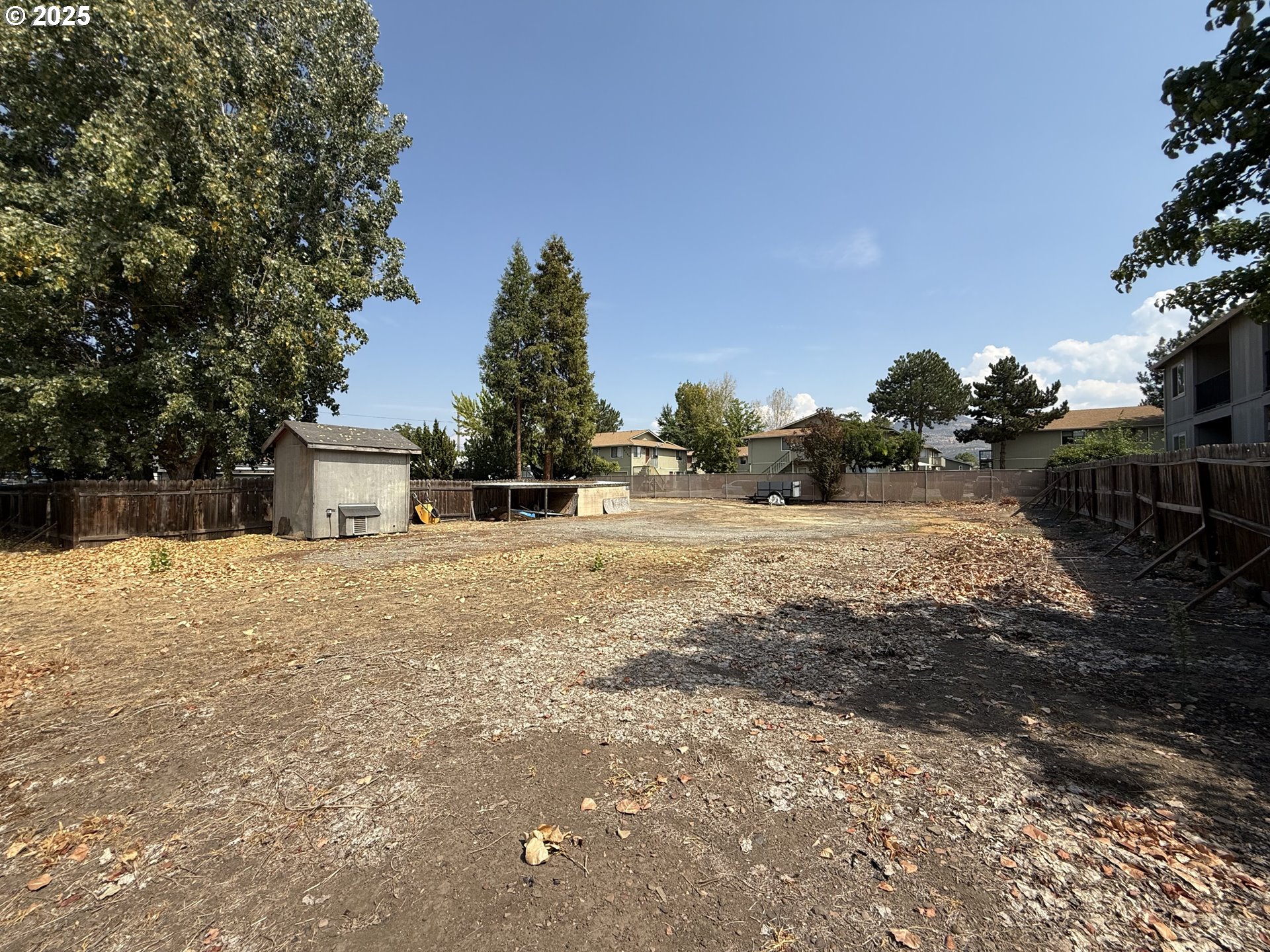 2076 Roberts Road Medford, OR 97504 - Photo 2 of 29 a view of open space with yard