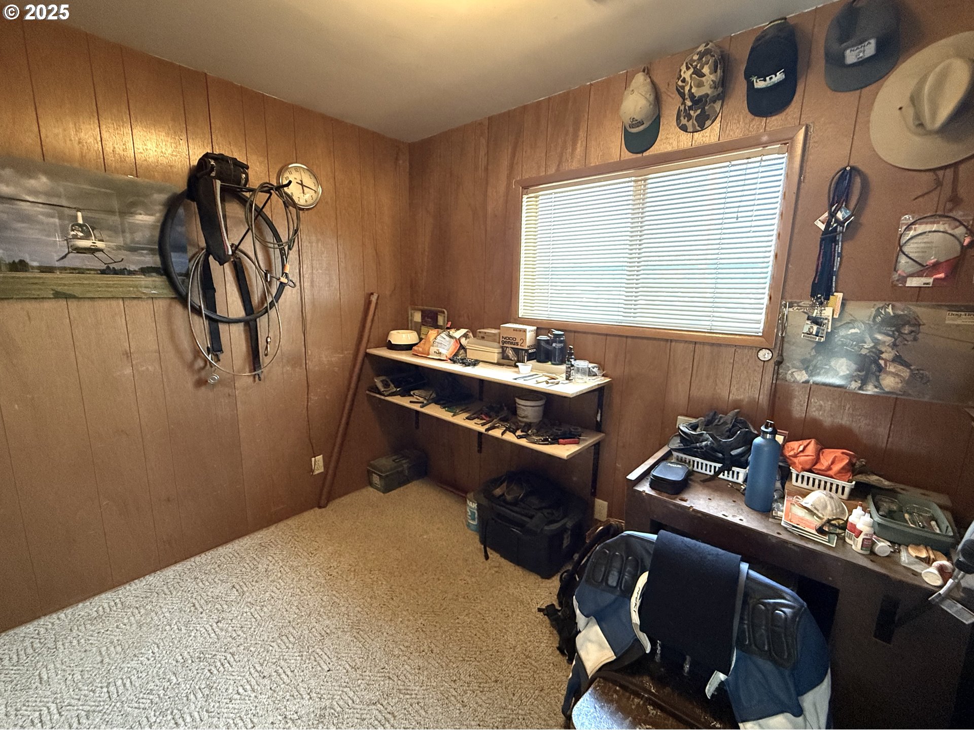 2076 Roberts Road Medford, OR 97504 - Photo 21 of 29 a room with gym equipment