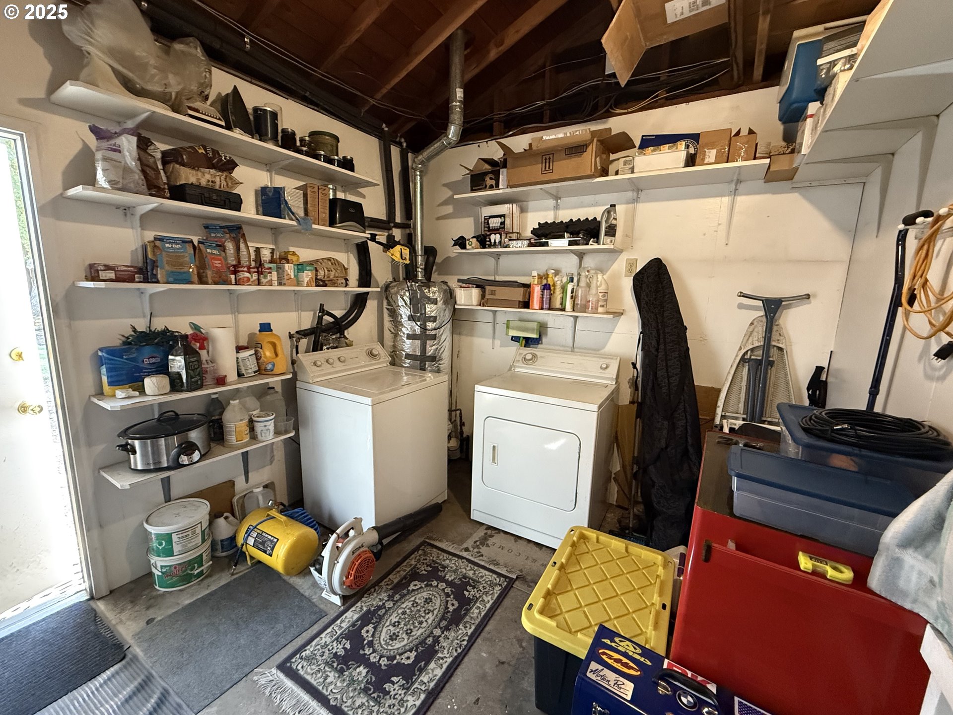 2076 Roberts Road Medford, OR 97504 - Photo 22 of 29 a storage room