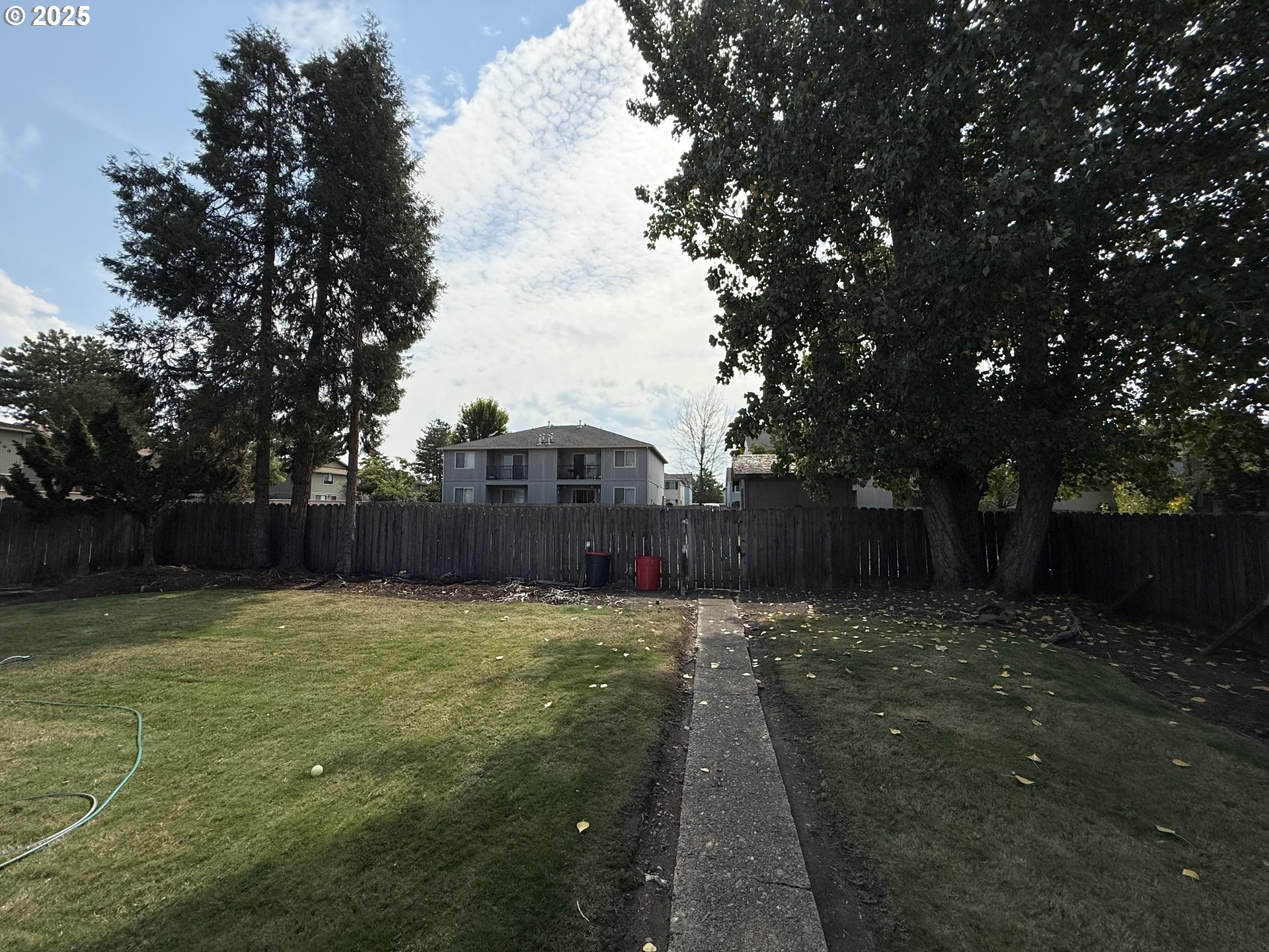 2076 Roberts Road Medford, OR 97504 - Photo 26 of 29 a view of a back yard