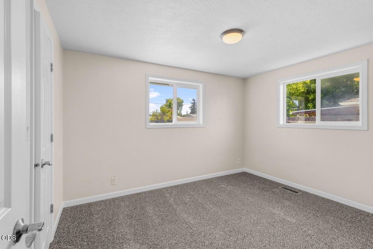 106 Victoria Way Central Point, OR 97502 - Photo 23 of 32 Gallery Image 23
