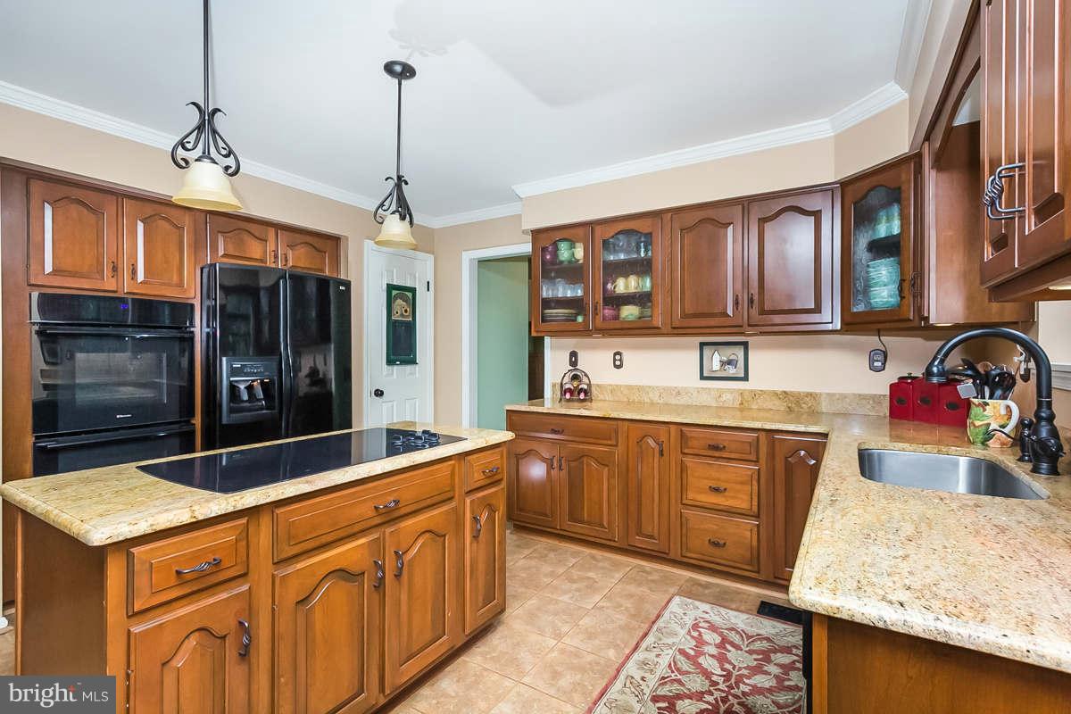 26 Shadow Point Court Edgewater, MD 21037 - Photo 22 of 30 Kitchen