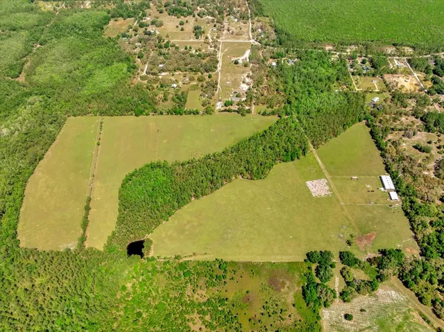 a view of a tennis court