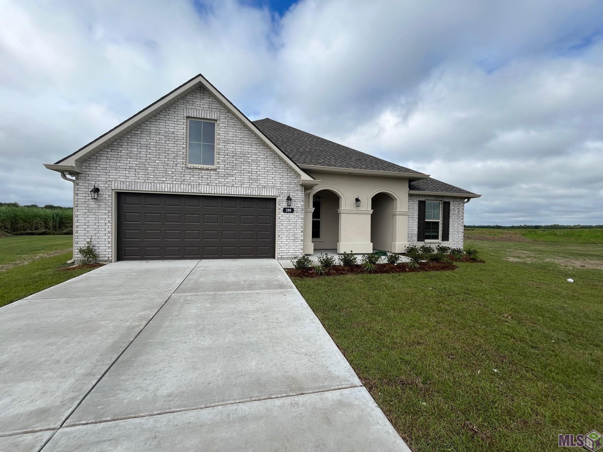 199 Spring Grove Loop Thibodaux, LA 70301 - Photo 1 of 7 Gallery Image 1