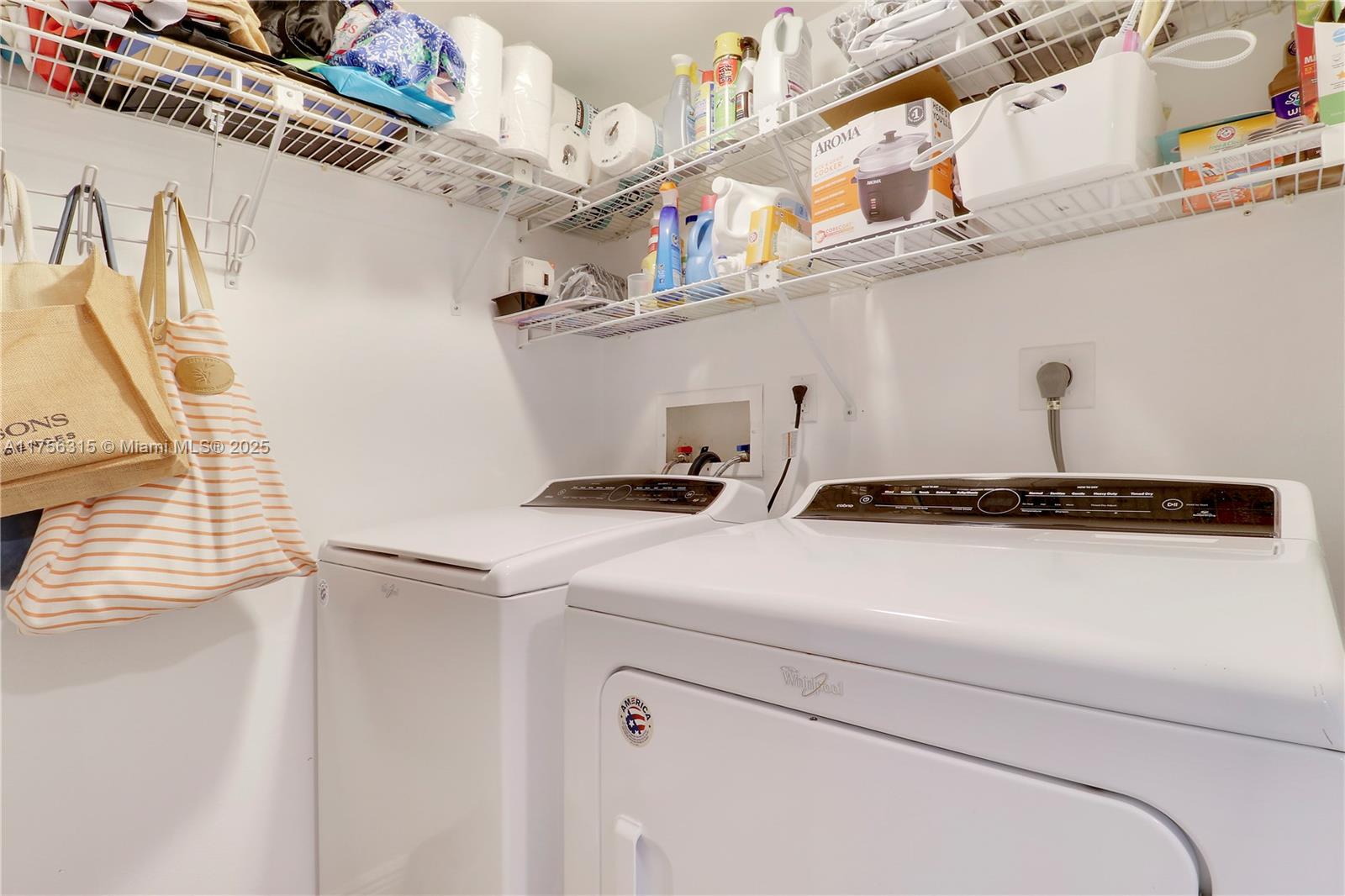 1300 Florida A1A, Unit 325 Jupiter, FL 33477 - Photo 27 of 44 a close view of appliances