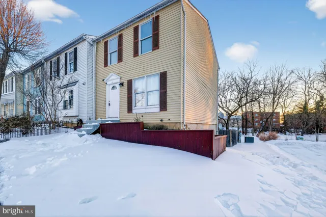 $400,000 | 14 Seek Court, Takoma Park, MD 20912