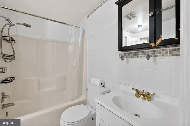 $400,000 | 14 Seek Court, Takoma Park, MD 20912