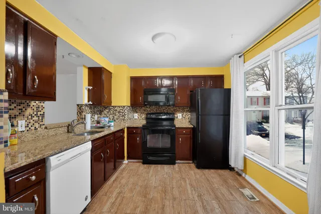 $400,000 | 14 Seek Court, Takoma Park, MD 20912