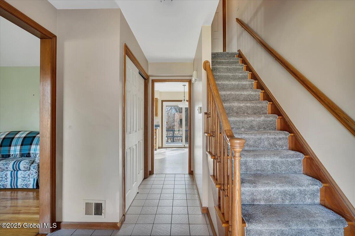 232 Spring Road Glenville, NY 12302 - Photo 4 of 45 02-P1304673