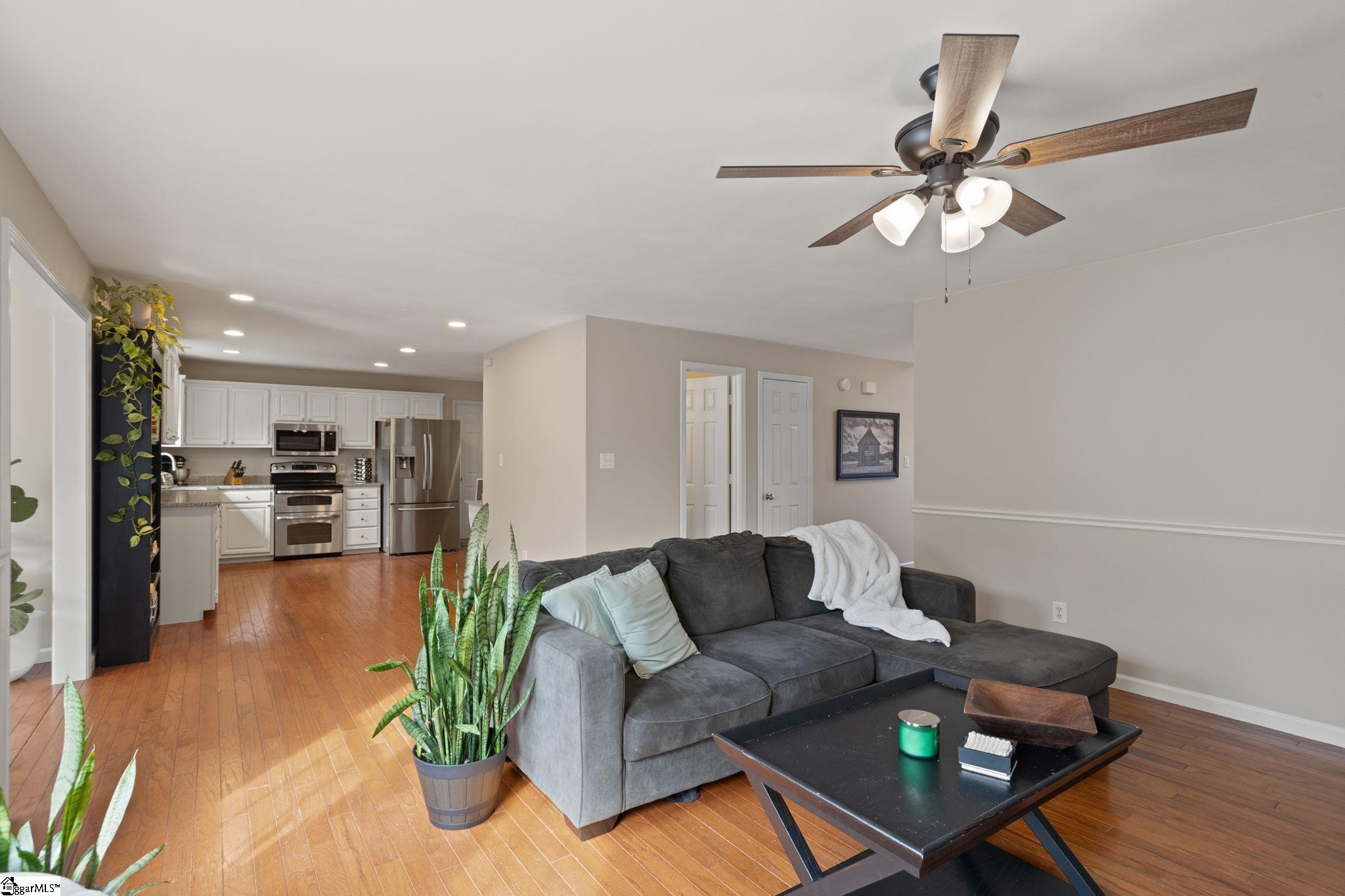 313 Clevington Way Simpsonville, SC 29681 - Photo 5 of 21 Gallery Image 5