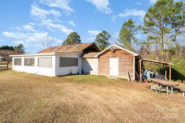 a view of a house with a outdoor space