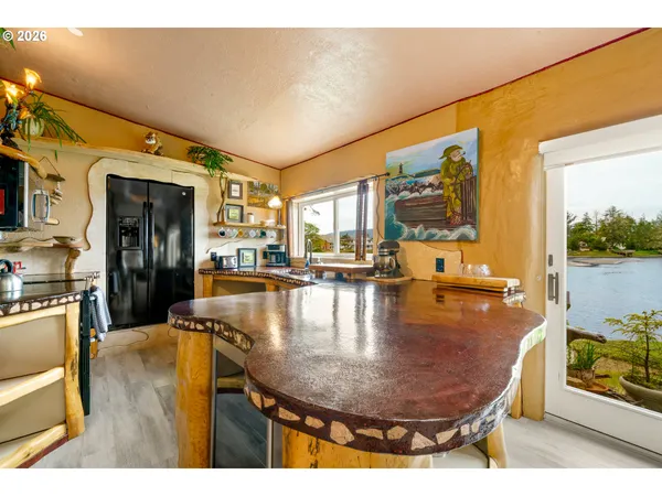 $599,999 | 2674 Highway 101, Seaside, OR 97138