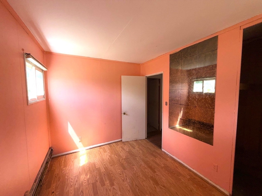 32 Crestmont Street Springfield, MA 01108 - Photo 16 of 34