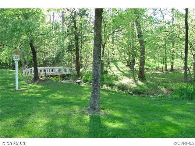 14311 Sylvan Ridge Road Chesterfield, VA 23838 - Photo 5 of 11 Yard/Garden - large parklike front yard