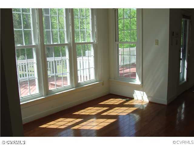 14311 Sylvan Ridge Road Chesterfield, VA 23838 - Photo 10 of 11 Kitchen - Eat in Kitchen with hardwood floors wit